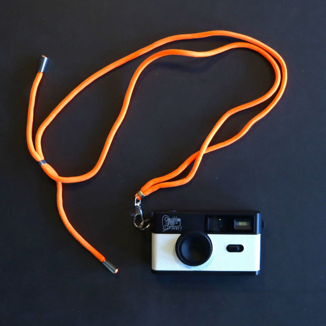SNPSHT over the shoulder camera strap in grey